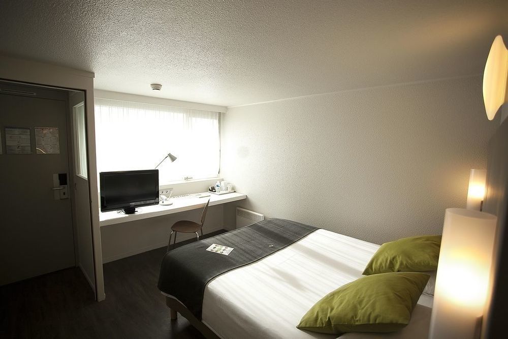Campanile Pontarlier Otel Oda fotoğraf