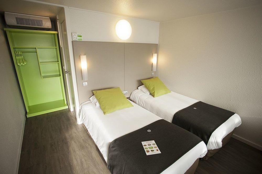 Campanile Pontarlier Otel Oda fotoğraf