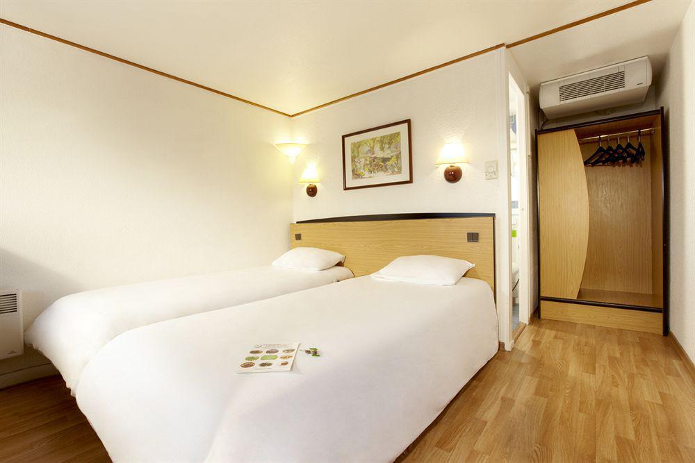 Campanile Pontarlier Otel Oda fotoğraf
